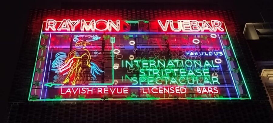 Gangsters of Soho Tour + Fish & Chips - Tour Overview