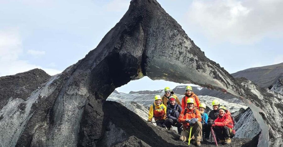 Glacier Hike With a Transfer From Reykjavík and Selfoss