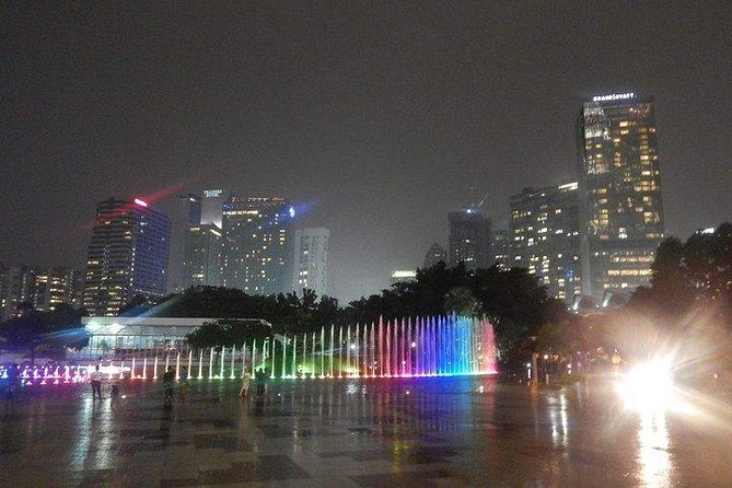 Glittering Night Tour: KLCC Symphony Fountain & The River of Life - Tour Highlights