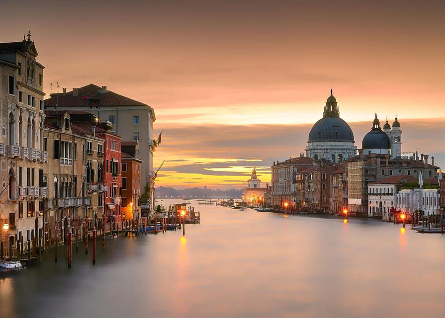 Gondola Serenade: the Timeless Charm of Private Venice