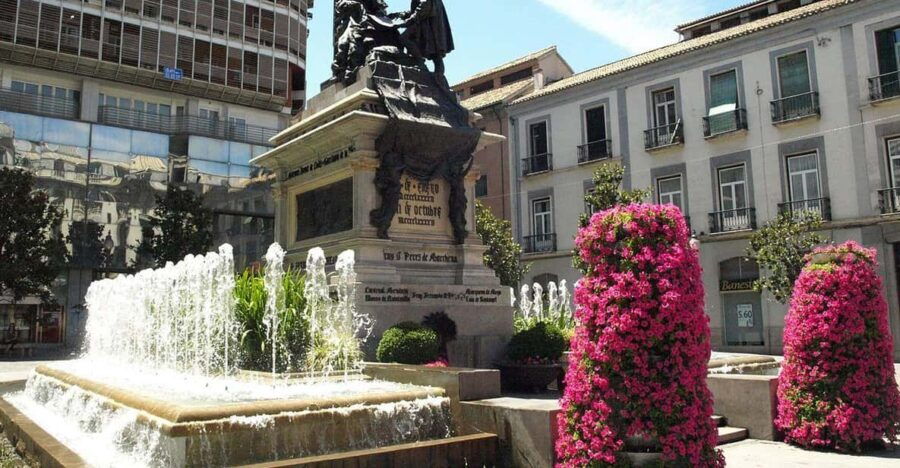 Granada and Albaicin: Historical Private Tour - Tour Overview