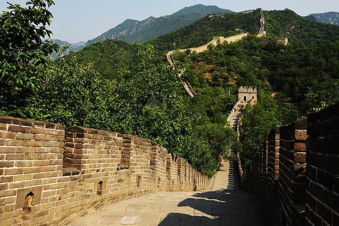 Great Wall Private Day Trip by Limo From Beijing