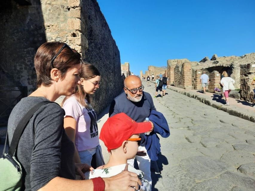 Guided Tour of Pompeii With a Local Guide – Private