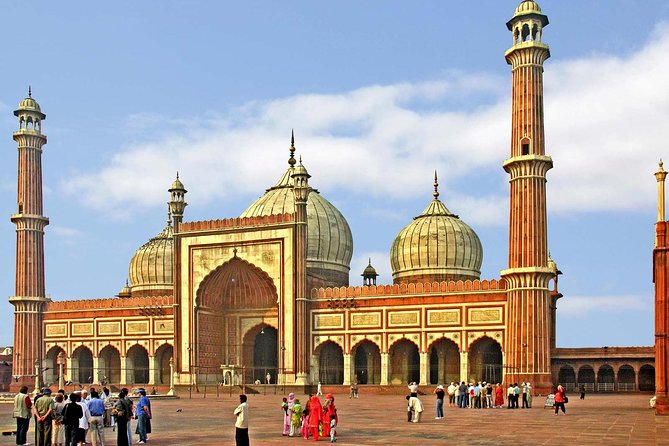 Half Day Old Delhi Tour With Swaminarayan Akshardham Temple