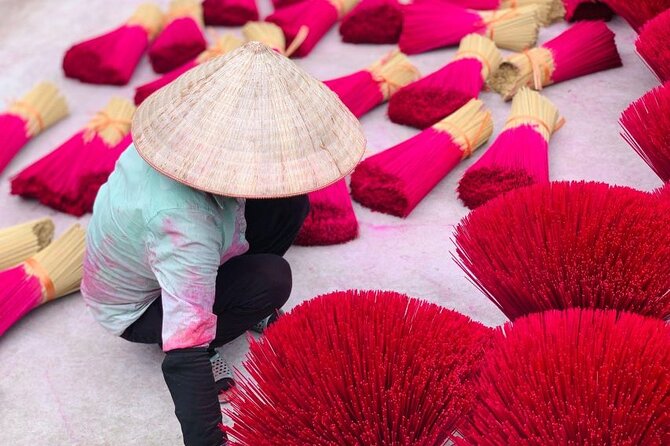 Half Day to Visit Incense,Conical Hat Village & Train Street