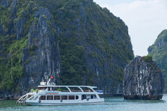 Halong Bay and Cave Day Cruise From Hanoi by PRIVATE LIMOUSINE