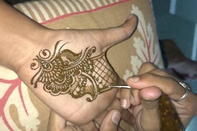 Henna Application Session With Dinner - Inclusions