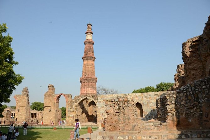 Historic Delhi Morning Tour Including Chattarpur Temple and Qutub Minar With Tuk-Tuk Ride - Tour Location and Highlights