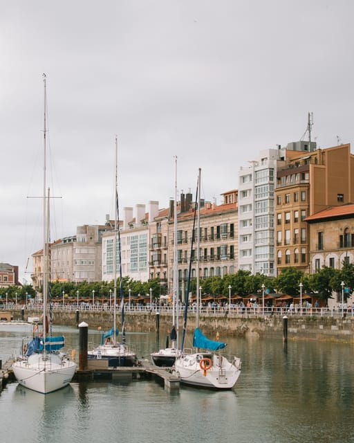 Historical Gijon Tour (Gamified)