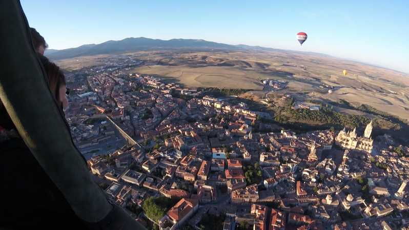 Hot Air Balloon Over Segovia & Hop-On&Hop-Off Touristic Bus