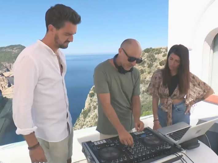 IBIZA DJ Lesson, Sunset and Party at Cafe Del Mar - Activity Overview