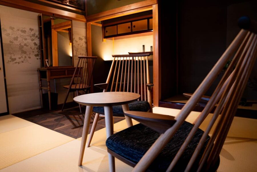 Immersive Facial Treatment in a Japanese Space
