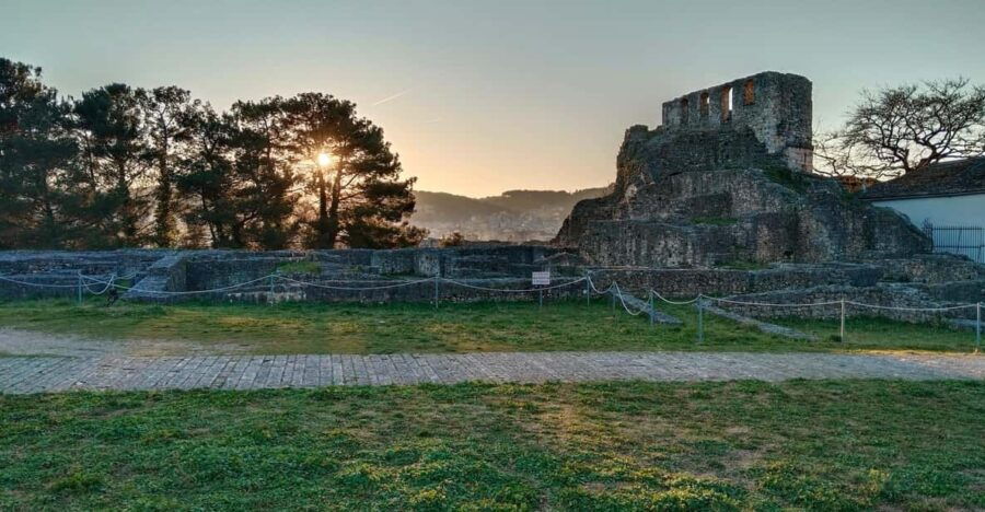 Ioannina, Tour the Citadel.