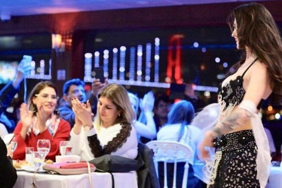 Istanbul: Bosphorus Dinner Cruise & 3Hour Turkish Night Show