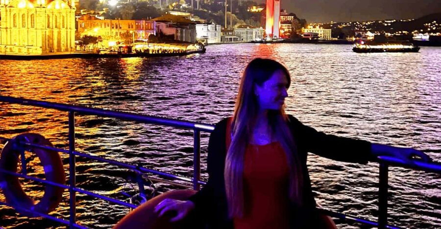Istanbul: Bosphorus Dinner Cruise With Turkish Show