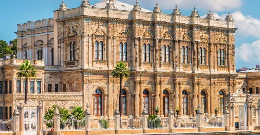 Istanbul: Dolmabahce Palace & Harem Skip-the-Line Entry