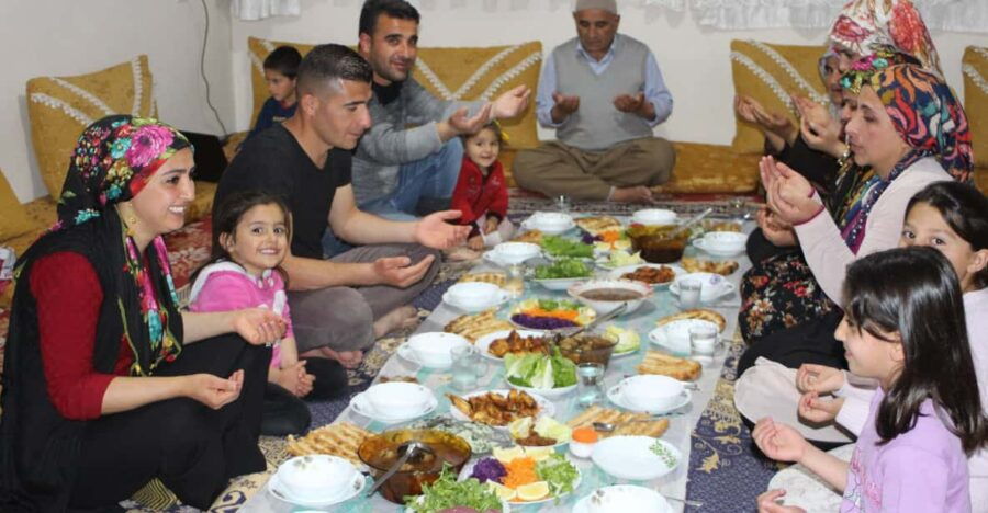 Istanbul Food and Culture Tour: Dinner at Local Family - Tour Overview