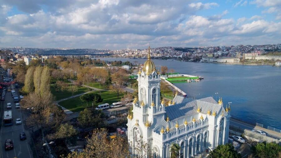 Istanbul: Old City and Bosphorus Bus Tour With Lunch