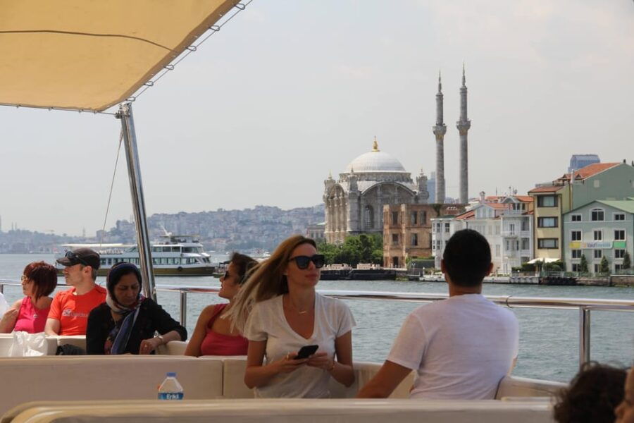 Istanbul: Old City Walk, Topkapi Palace & Bosphorus Cruise - Overview of the Tour