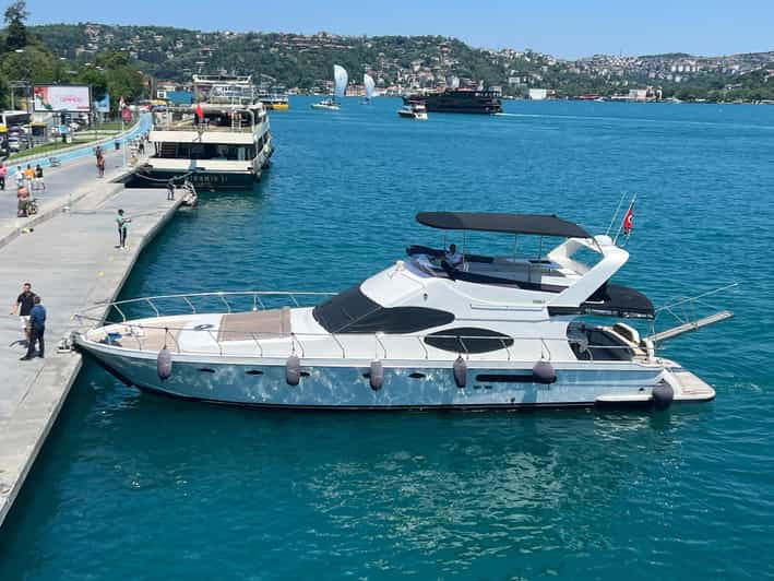 Istanbul: Private Bosphorus Strait Sightseeing Yacht Cruise - Activity Overview