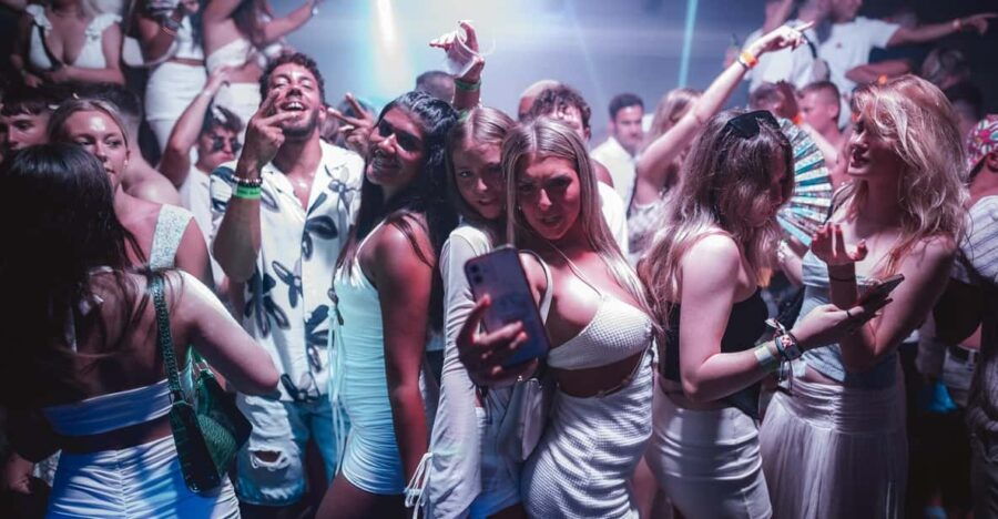 Kavos: Agenda White Party at Future Club - Event Overview