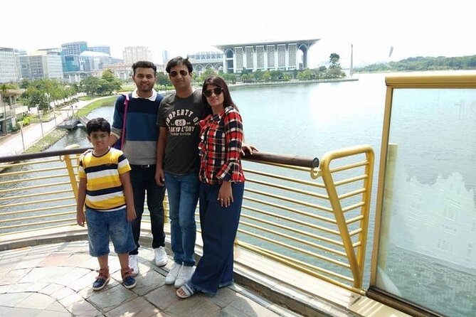 Kuala Lumpur Airport Arrival Transfer En-route Putrajaya Photo Stop
