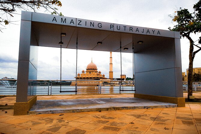 Kuala Lumpur Airport Transit Tour at Putrajaya