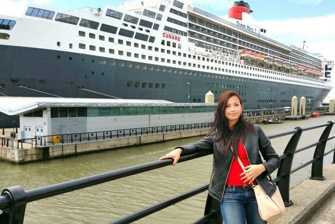Kuala Lumpur Cruise Excursion: 15 Attractions Full-Day City Tour - Petronas Twin Towers