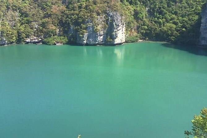 Kuala Lumpur Private Tour to Batu Caves Hotsprings And Waterfalls