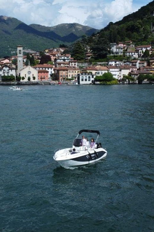Lake Como: 1 Hour Boat Rental Without a License