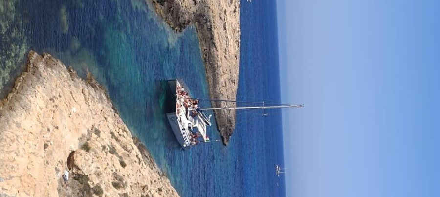 Lampedusa: PRIVATE Catamaran Tour With Massage Service