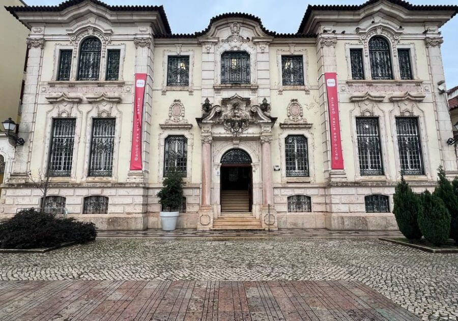 Leiria Scavenger Hunt and Sights Self-Guided Tour