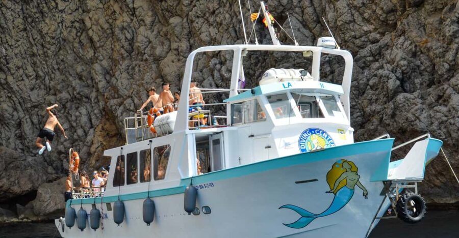 LEstartit: Medas Islands Boat Tour and Swim in Montgrí Park