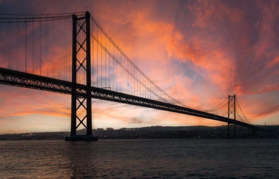 Lisbon: Night Beats Party Cruise With Live DJ and 2 Shots - Overview of the Party Cruise