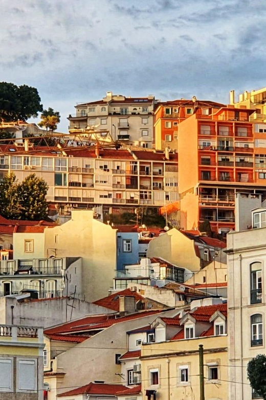 Lisbon: Private Sightseeing Tour by Eco Friendly Tuk Tuk.