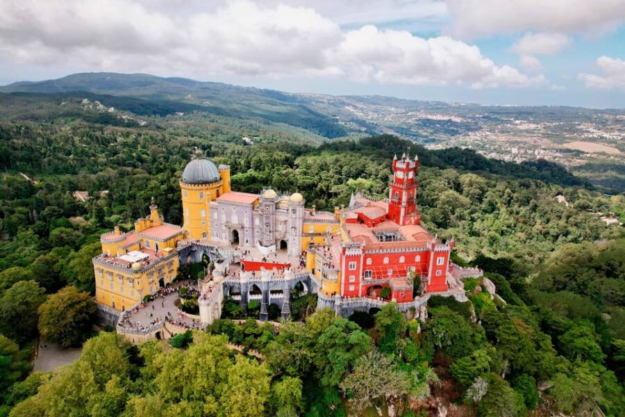 Lisbon: Sintra & Cascais Private Jeep Tour (Pena Palace)