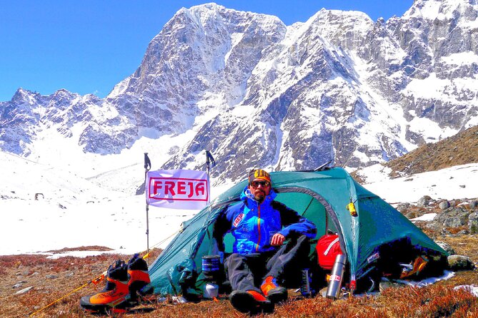 Lobuche East and Island Peak Expedition - Accommodation and Meals
