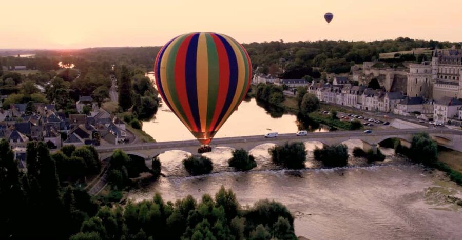 Loire Valley : Sunrise or Sunset Hot Air Balloon Flight