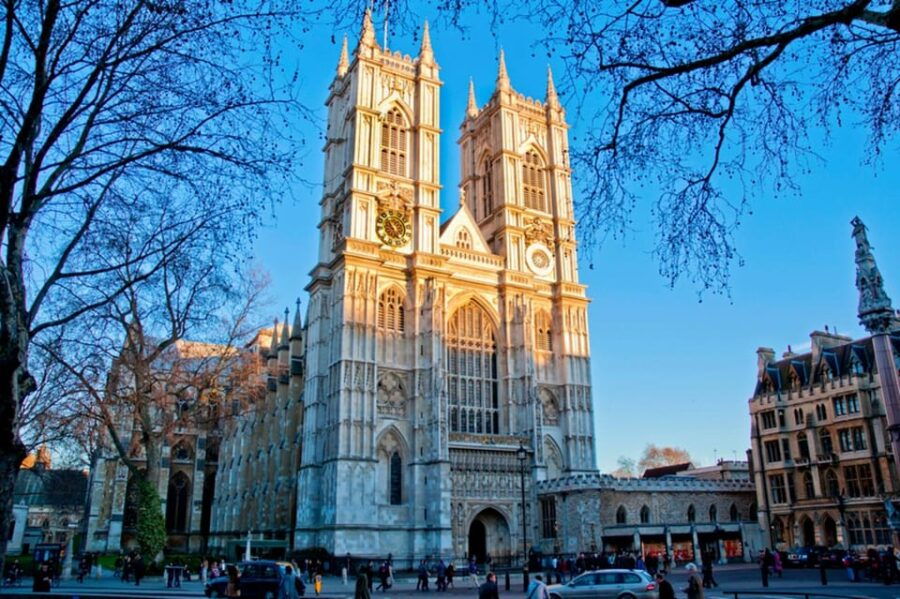 London: Private Taxi 50+ Sights Tour & St Pauls Cathedral