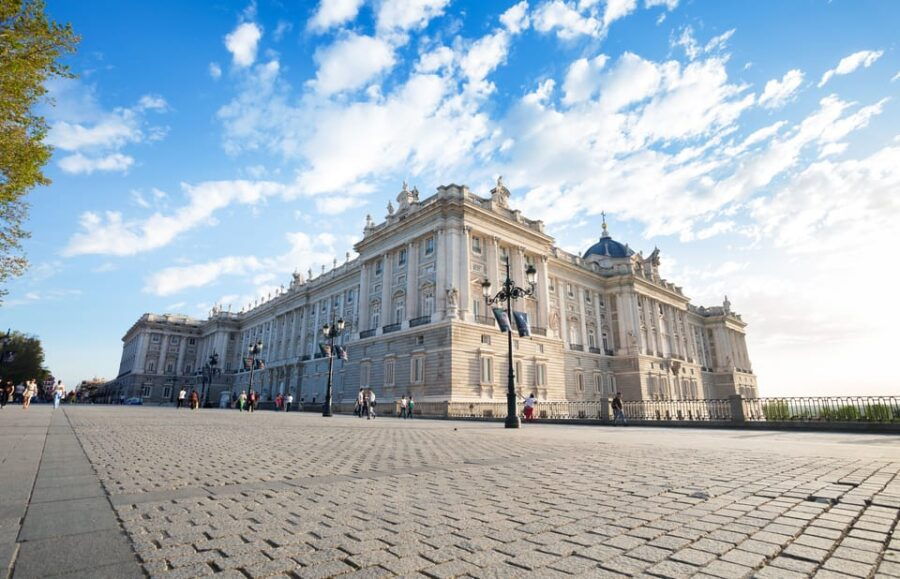 Madrid: Royal Palace Guided Tour With Skip-The-Line Entry