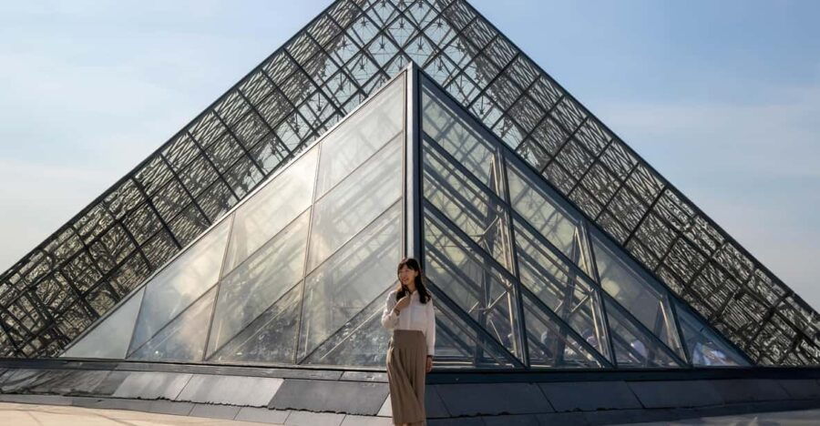 Majestic Louvre Photo Session With a Private Photographer - Experience Overview