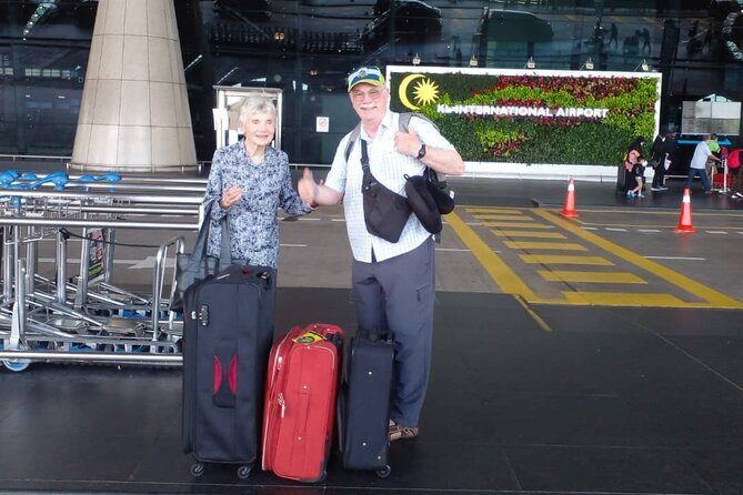Malacca City Private Transfer to Kuala Lumpur Airport Enroute Putrajaya