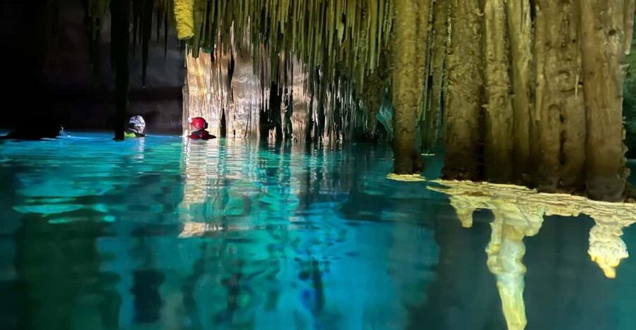 Mallorca: Aquatic Cave Exploration Guided Tour (2 Languages)