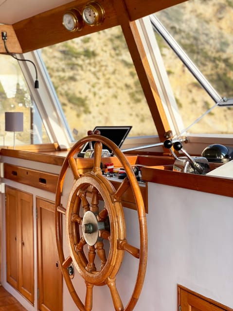 Marseille: Boat Rental for a Day Visiting Frioul Islands