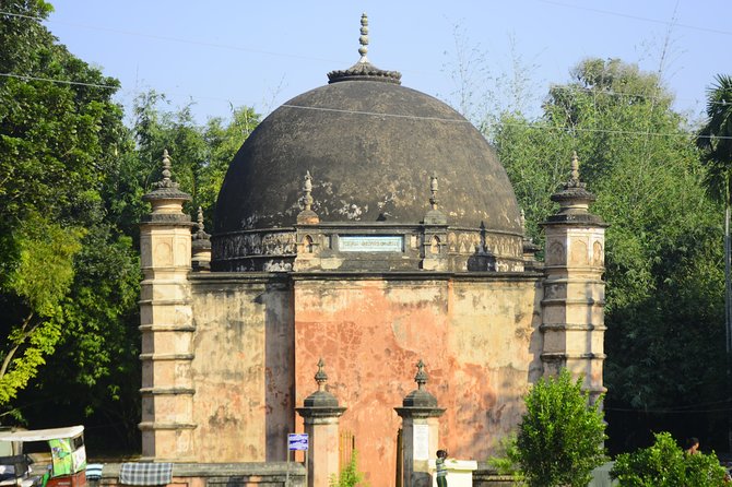 Metal Craft and Atia Mosque Tour - Tour Details