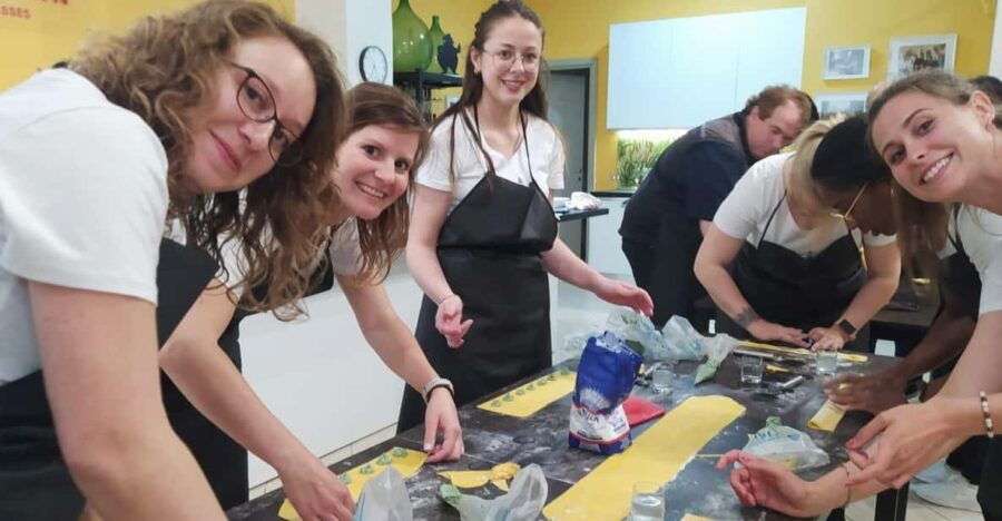 MILAN: COOKING CLASS OF THREE RECIPES OF YOUR CHOICE