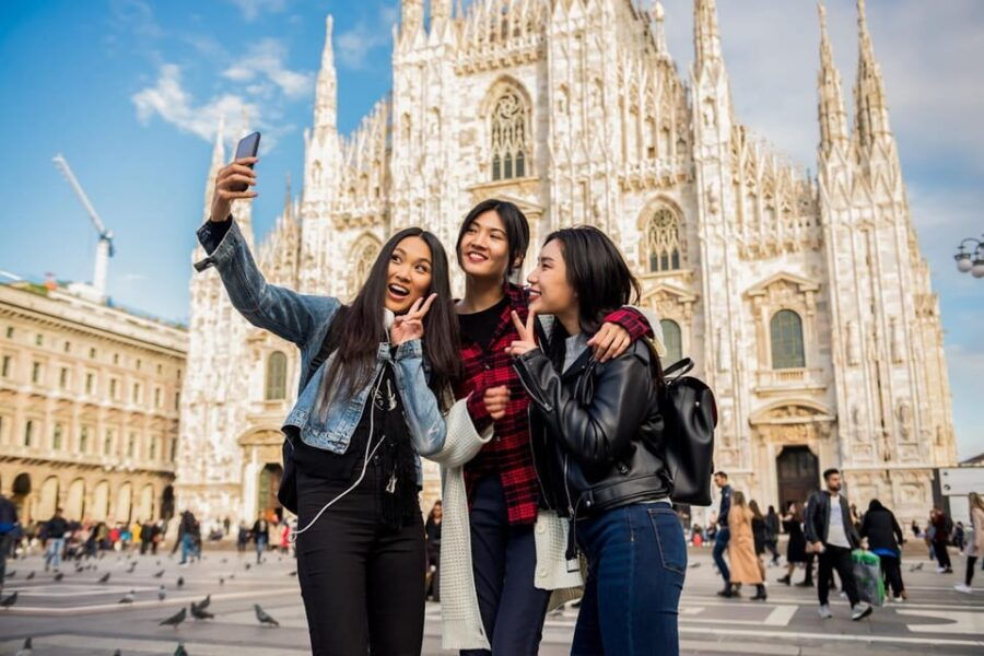 Milan: Highlights Private Tour, Duomo, Castle & Gelato