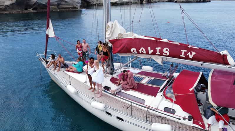 Milos : Round of Milos & Polyaigos Semi Private Sailing Tour