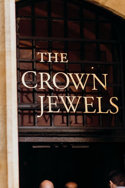 Morning at the Tower With Crown Jewels & Thames River Cruise - Tour Overview