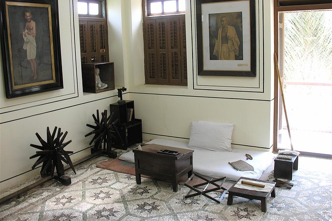 Mumbai: Half Day Guided City Tour With a Local - Meeting and Pickup Information